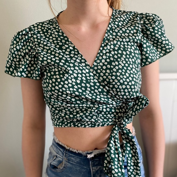SHEIN Tops - NWOT crop top
